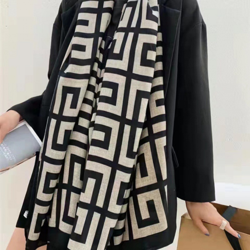 Scarves 2022 live broadcast new print scarf classic shawl Korean version all seasons
Scarves 2022 live broadcast new print scarf classic shawl Korean version all seasons