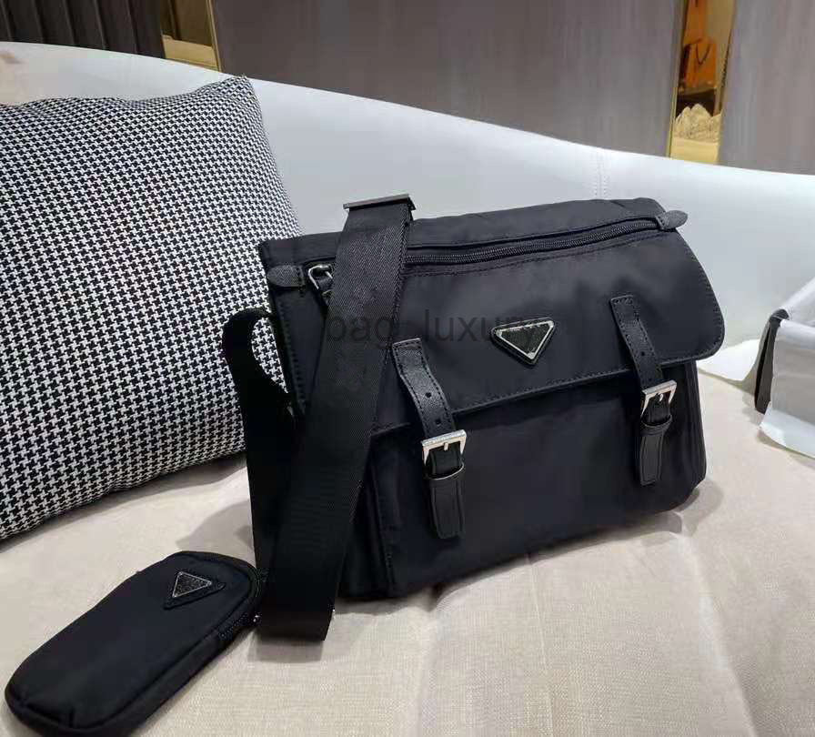 Shoulder Bags trend fashion allmatch bag top designer classic nylon material unisex style
Shoulder Bags trend fashion allmatch bag top designer classic nylon material unisex style