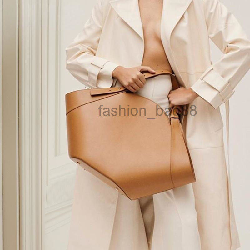Evening Bags Women Bag EuroAmerica Style Tote Fashion Hasp PU HighCapacity Shoulder Handbags Simple Designer LuxuryEvening 2022, 88
Evening Bags Women Bag EuroAmerica Style Tote Fashion Hasp PU HighCapacity Shoulder Handbags Simple Designer LuxuryEvening 2022, 88