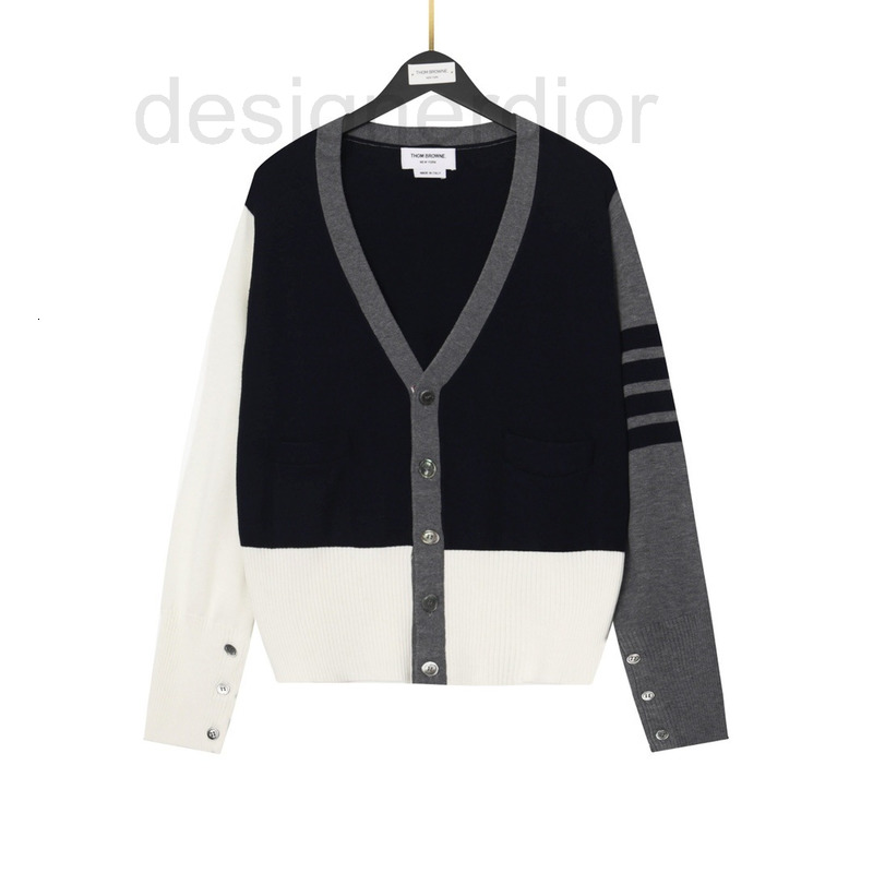 Men's Hoodies & Sweatshirts designer Correct version TB Navy Stripe four bar contrast men's and women's cardigan V-neck wool knitted sweater coat T69Z, 2# packing bag
Men's Hoodies & Sweatshirts designer Correct version TB Navy Stripe four bar contrast men's and women's cardigan V-neck wool knitted sweater coat T69Z, 2# packing bag