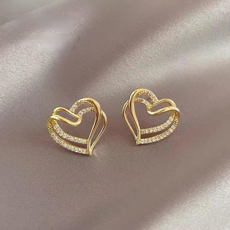 Stud Earrings Creative Laminated Staggered Gold Peach Heart Micro Set Zircon For Women's 2022 Girls Fashion Jewelry Accessories
Stud Earrings Creative Laminated Staggered Gold Peach Heart Micro Set Zircon For Women's 2022 Girls Fashion Jewelry Accessories