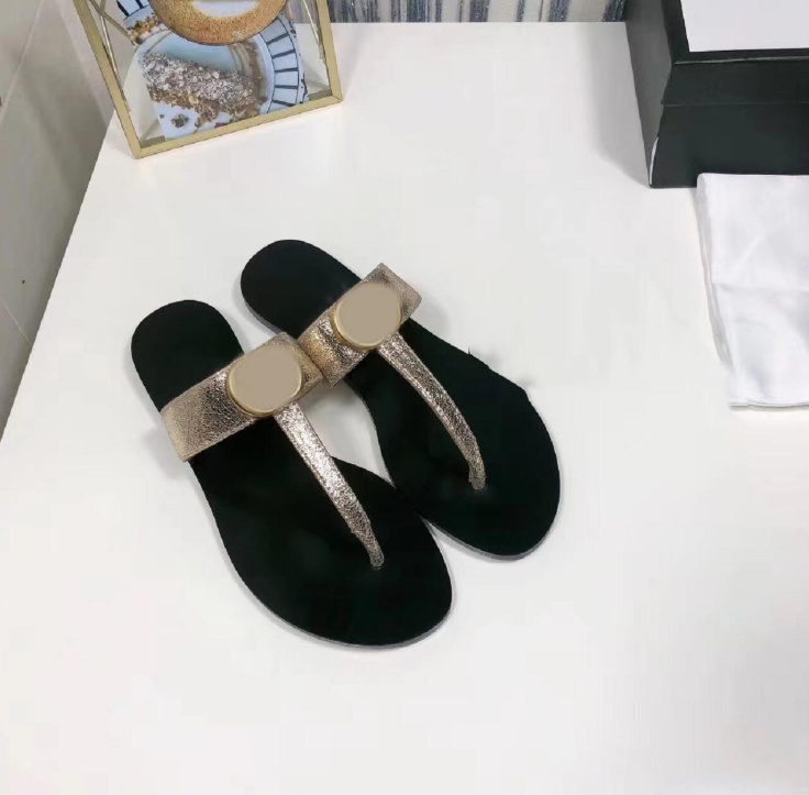 Designer T-shaped Slippers Black Leather Sandals Lady Classic Wear-Resisting Designers Beach Slippers Top Quality Fashion Flat Bottom Flip-Flops With original box
Designer T-shaped Slippers Black Leather Sandals Lady Classic Wear-Resisting Designers Beach Slippers Top Quality Fashion Flat Bottom Flip-Flops With original box