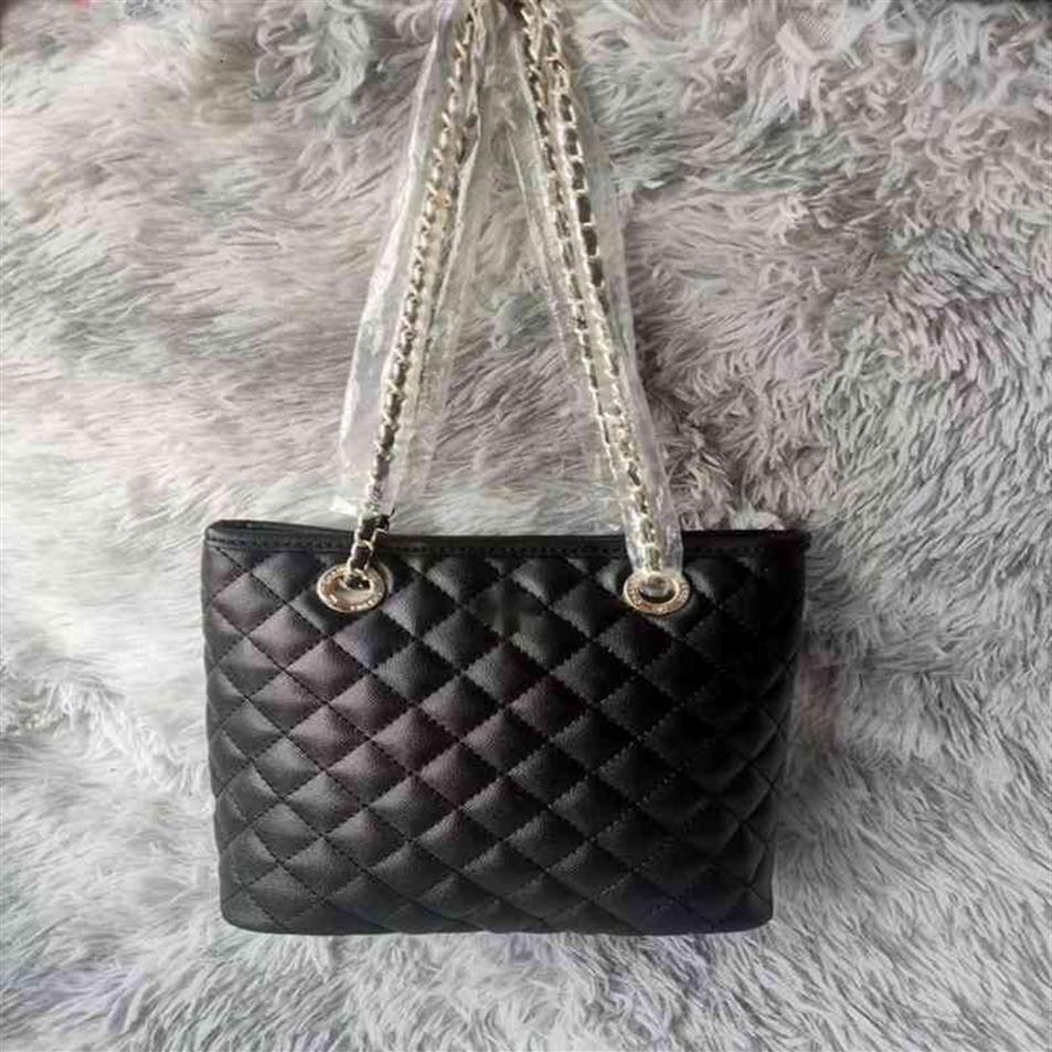 Brand design Letter Quilted shoulder Chain CC bag lambskin woman's Jumbo Maxi GST shopping Bags caviar Leather vintage handbag mes2381, Single shoulder chain bag
Brand design Letter Quilted shoulder Chain CC bag lambskin woman's Jumbo Maxi GST shopping Bags caviar Leather vintage handbag mes2381, Single shoulder chain bag