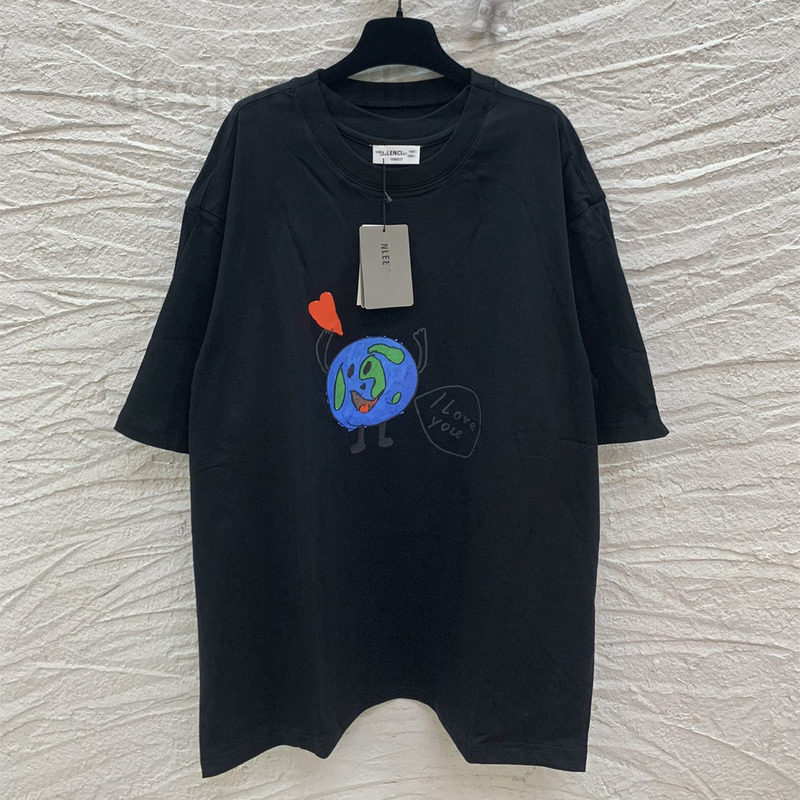 Men's Hoodies & Sweatshirts designer High version 2022 summer new Paris B family love earth print two sleeve cuffs men and women couple short T-shirt EKIP, 2# packing bag
Men's Hoodies & Sweatshirts designer High version 2022 summer new Paris B family love earth print two sleeve cuffs men and women couple short T-shirt EKIP, 2# packing bag