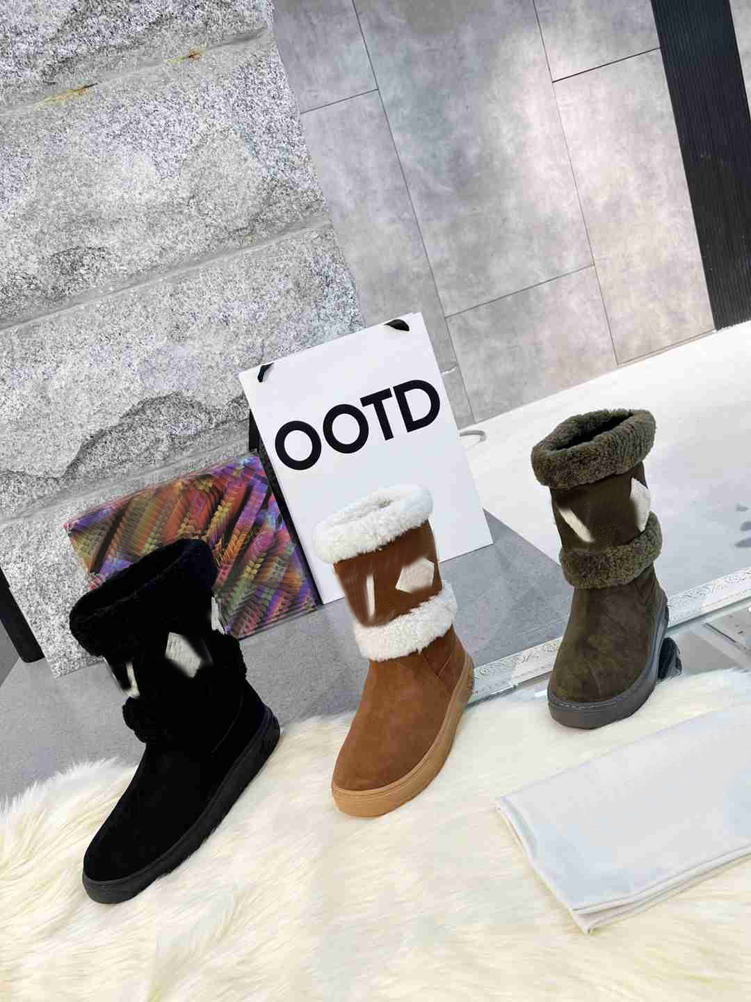 Designer Boots Women Snowdrop Boot Leather Laureate Flat Casual Shoes Soft Winter Warm Girls Sheepskin Brown Black Shoe Plush Fur Half Ankle Boot 35-41, 10
Designer Boots Women Snowdrop Boot Leather Laureate Flat Casual Shoes Soft Winter Warm Girls Sheepskin Brown Black Shoe Plush Fur Half Ankle Boot 35-41, 10