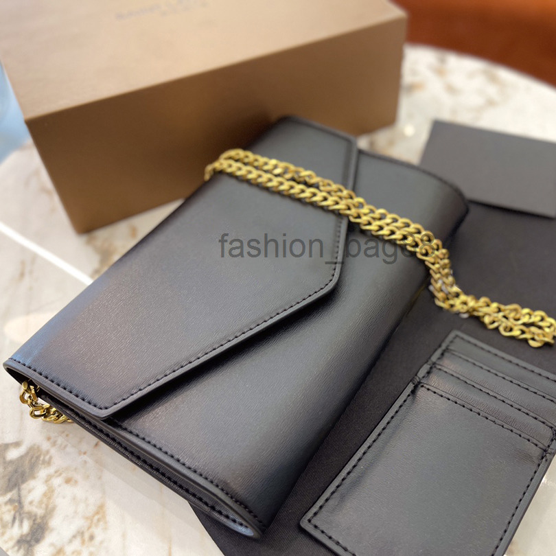 gift luxury handbag shoulder bag brand designer Leather ladies metal Chain high quality clamshell messenger wholesale modelsr hardware Size cm 2022, Black(crocodile pattern)
gift luxury handbag shoulder bag brand designer Leather ladies metal Chain high quality clamshell messenger wholesale modelsr hardware Size cm 2022, Black(crocodile pattern)