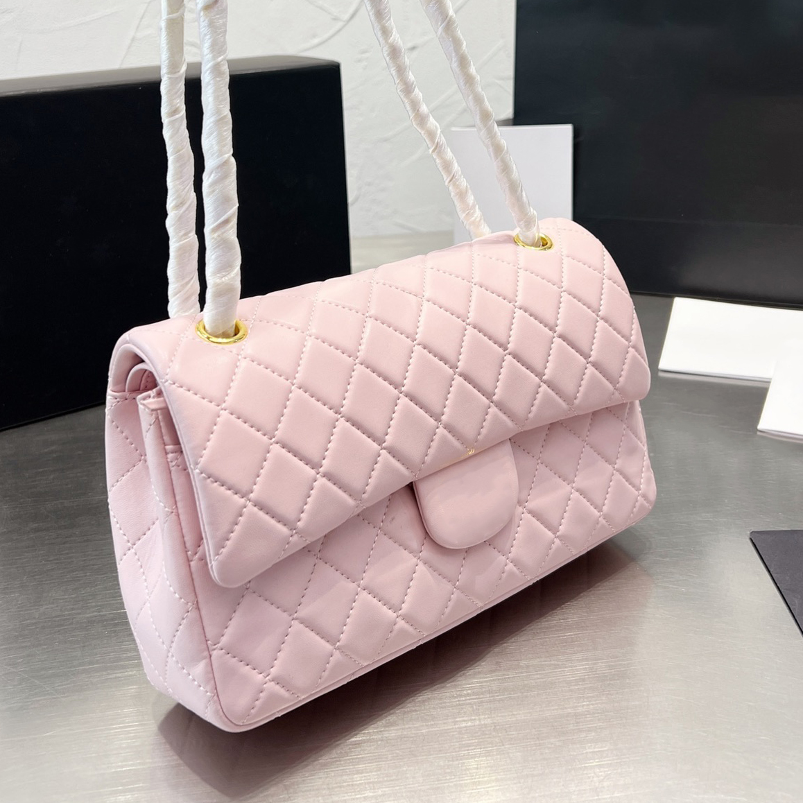 French Classic Double Flap Bag Womens Lambskin Diamond Quilted Gold Hardware Chain Button Designer Crossbody Shoulder Luxury Ladies Multi Pocket Handbags 25CM, Box
French Classic Double Flap Bag Womens Lambskin Diamond Quilted Gold Hardware Chain Button Designer Crossbody Shoulder Luxury Ladies Multi Pocket Handbags 25CM, Box