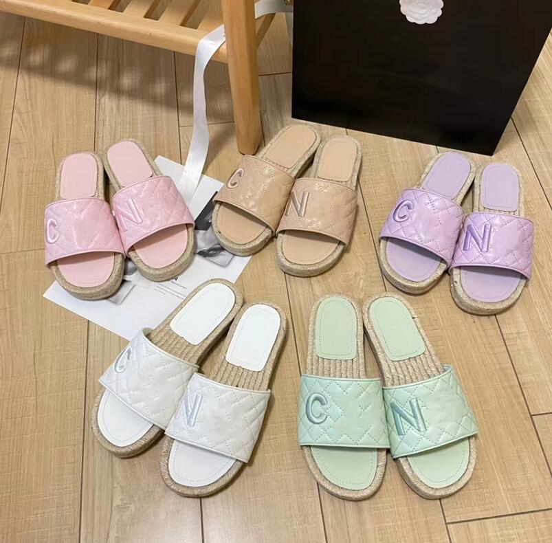 Womens Weave Shoe Sole Slippers Flat Bottom Fisherman Sandals Rhombus Leather Slippers Top Quality Designer Summer Women Beach Shoes Sandal, Not for individual sale
Womens Weave Shoe Sole Slippers Flat Bottom Fisherman Sandals Rhombus Leather Slippers Top Quality Designer Summer Women Beach Shoes Sandal, Not for individual sale
