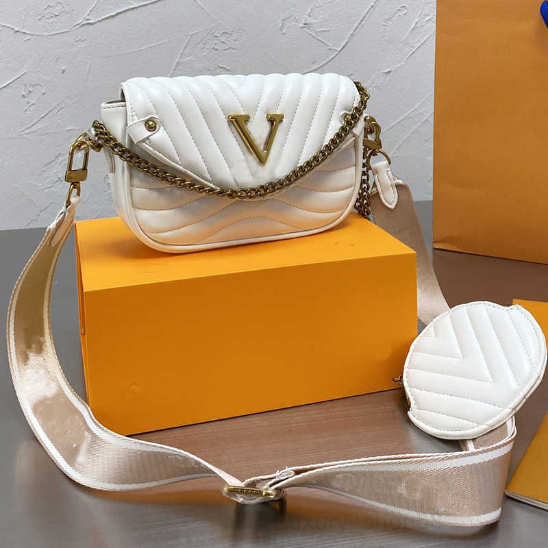 Crossbody Gold Chain Crobody Bag Women Straddle Flip Shoulder Handbag Stripes Leather Small Round Zero Wallet
Crossbody Gold Chain Crobody Bag Women Straddle Flip Shoulder Handbag Stripes Leather Small Round Zero Wallet
