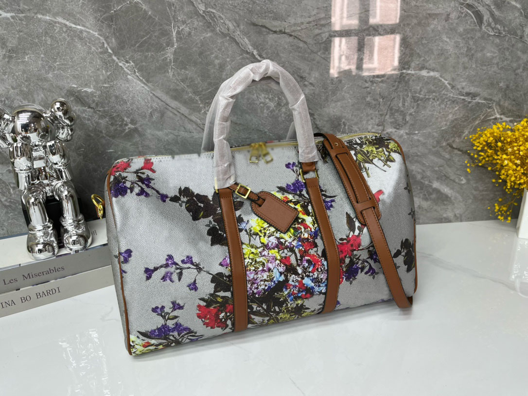 Newest Classical Men Duffle Bag Women Travel Bags Men's Scattered flower color printing Monograms Hand Luggage Travels Bag Leather Handbags Totes 46cm, Silver
Newest Classical Men Duffle Bag Women Travel Bags Men's Scattered flower color printing Monograms Hand Luggage Travels Bag Leather Handbags Totes 46cm, Silver