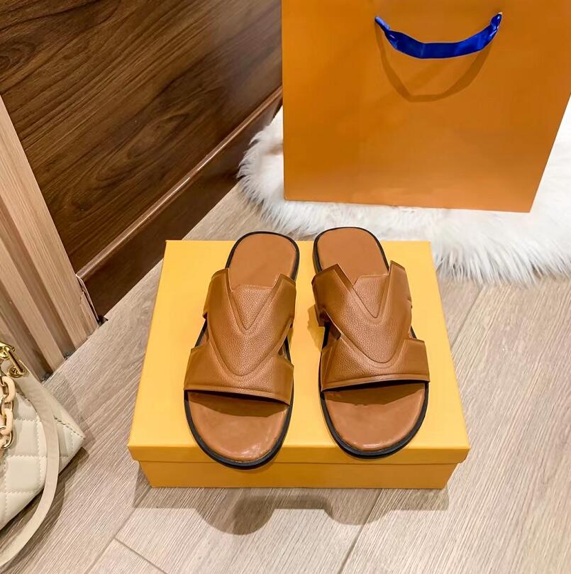 Unisex Embossing Slipper Luxury Leather Flat Bottom Sandals Designer Beach Shoes Fashion Men Women Home Leisure Slippers Couples Sandal, Not for individual sale
Unisex Embossing Slipper Luxury Leather Flat Bottom Sandals Designer Beach Shoes Fashion Men Women Home Leisure Slippers Couples Sandal, Not for individual sale