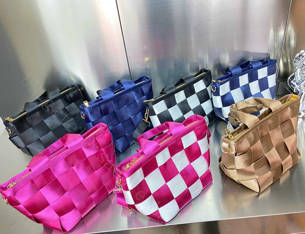 Crochet plain Shopping Bags Top quality fashion shoulder lady casual letter Knitting women soft zipper totes famous designer wallets young p, Color c
Crochet plain Shopping Bags Top quality fashion shoulder lady casual letter Knitting women soft zipper totes famous designer wallets young p, Color c