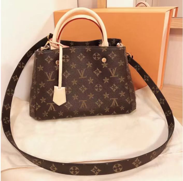 hot solds luxurys designers Handbags Purses MONTIGNE Bag Women Tote Brand Letter Embossing Genuine Leather Shoulder Bags crossbody bag, Brown
hot solds luxurys designers Handbags Purses MONTIGNE Bag Women Tote Brand Letter Embossing Genuine Leather Shoulder Bags crossbody bag, Brown
