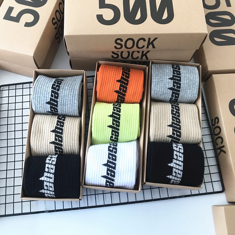 Textile Designer Men Socks SEASON 6 CALABASAS Skateboard Fashion Letter Printed Long Socks Sports Sock Stockings Hip Hop, As the picture
Textile Designer Men Socks SEASON 6 CALABASAS Skateboard Fashion Letter Printed Long Socks Sports Sock Stockings Hip Hop, As the picture