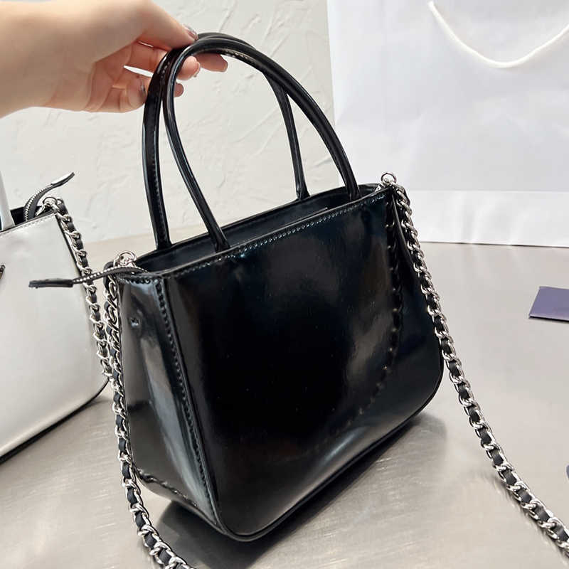 designer bag shoulder bag Women chain handbag Crossbody Bags Lady all-match wallet coin purse Cross body
designer bag shoulder bag Women chain handbag Crossbody Bags Lady all-match wallet coin purse Cross body