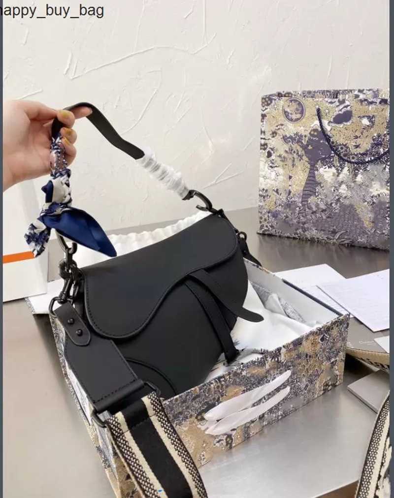 Bags Women Saddles Bags Designer Luxury Shoulder Bags Fashion Shoulder Bag Embroidery Canvas Material Classic Retro Messenger Purses Ladies, 677
Bags Women Saddles Bags Designer Luxury Shoulder Bags Fashion Shoulder Bag Embroidery Canvas Material Classic Retro Messenger Purses Ladies, 677
