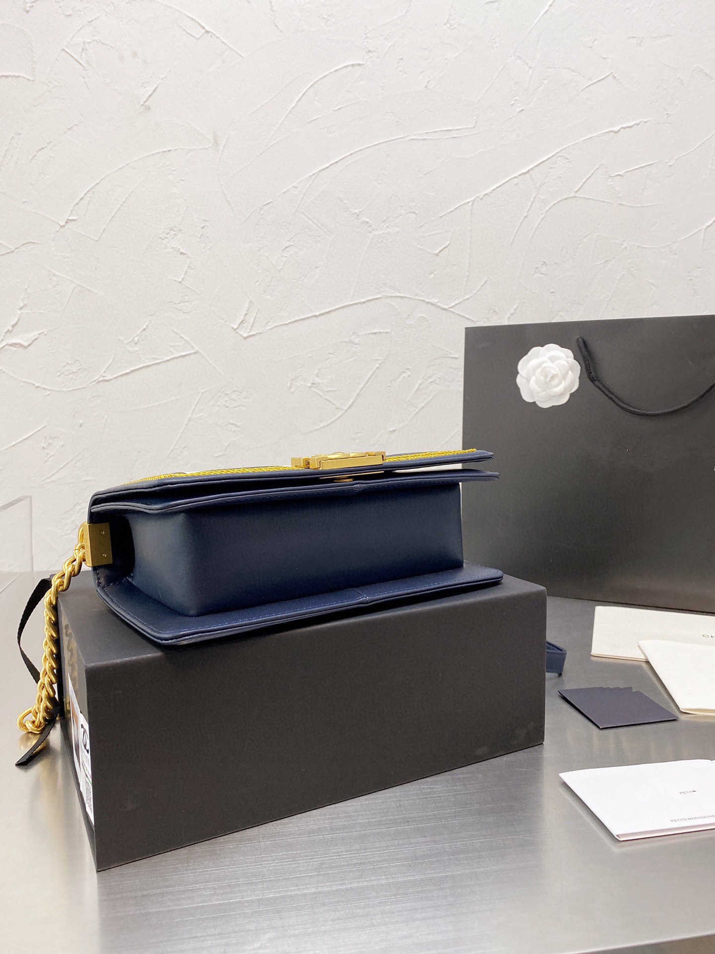 Classic woven bag Shoulder Bags Fashion Shopping Satchels Calfskin imported from Italy leather chain copper plated 18 K gold crossbody satch, 55
Classic woven bag Shoulder Bags Fashion Shopping Satchels Calfskin imported from Italy leather chain copper plated 18 K gold crossbody satch, 55