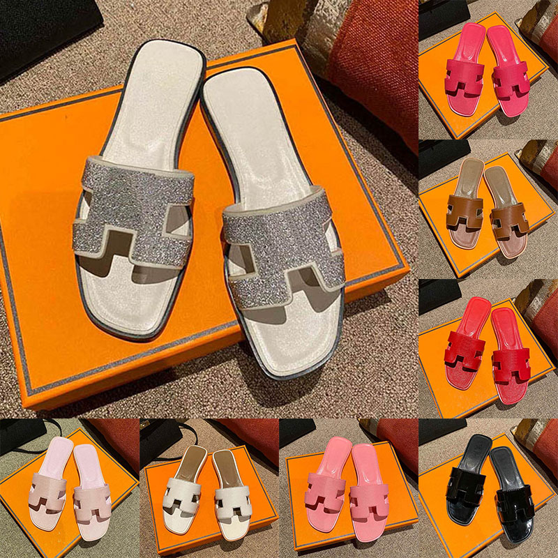 Luxe Glitter Leather H Sandals Womens Ladies Luxury Designer Sandales Slippers 2022 New Sliver Brown Black White T Type Flat Sandles Beach Coach Sandale Big Size 9.5 10, H-slippers 32
Luxe Glitter Leather H Sandals Womens Ladies Luxury Designer Sandales Slippers 2022 New Sliver Brown Black White T Type Flat Sandles Beach Coach Sandale Big Size 9.5 10, H-slippers 32