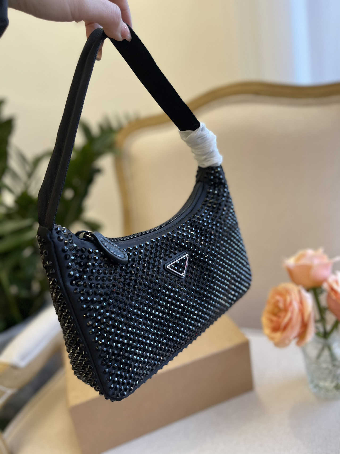 Diamond Women Shoulder Bag New Crystal Handbags Summer Fashion Underarm Purses Luxury Totes Bling Nylon High Quality Classic Shiny Handbag Z, #12
Diamond Women Shoulder Bag New Crystal Handbags Summer Fashion Underarm Purses Luxury Totes Bling Nylon High Quality Classic Shiny Handbag Z, #12