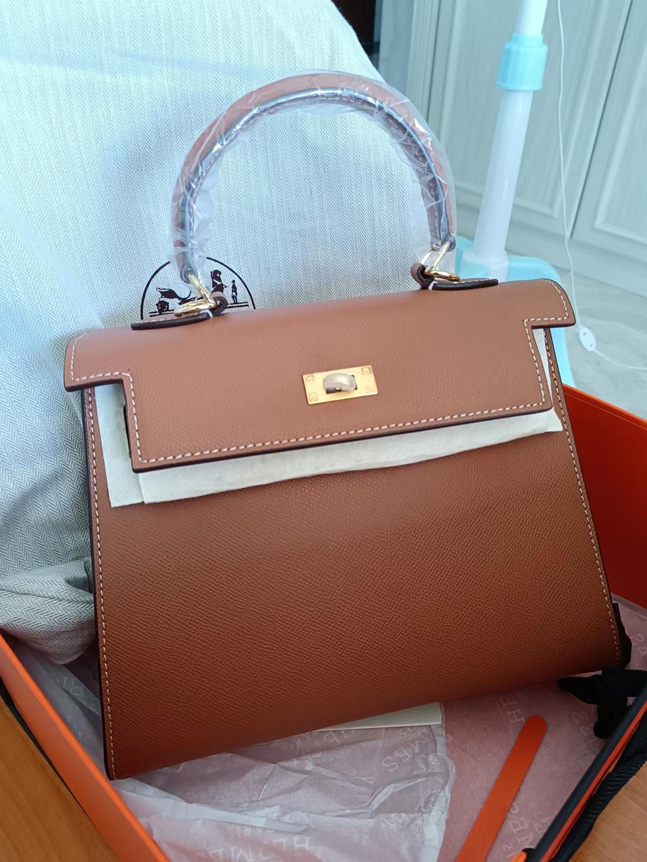 Designer Handbag Epsom Women designer bags Real tote bag Leather Handbags With Strap Shoulder Messenger Grace Patricia Lady Luxury Portable kellies 001
Designer Handbag Epsom Women designer bags Real tote bag Leather Handbags With Strap Shoulder Messenger Grace Patricia Lady Luxury Portable kellies 001
