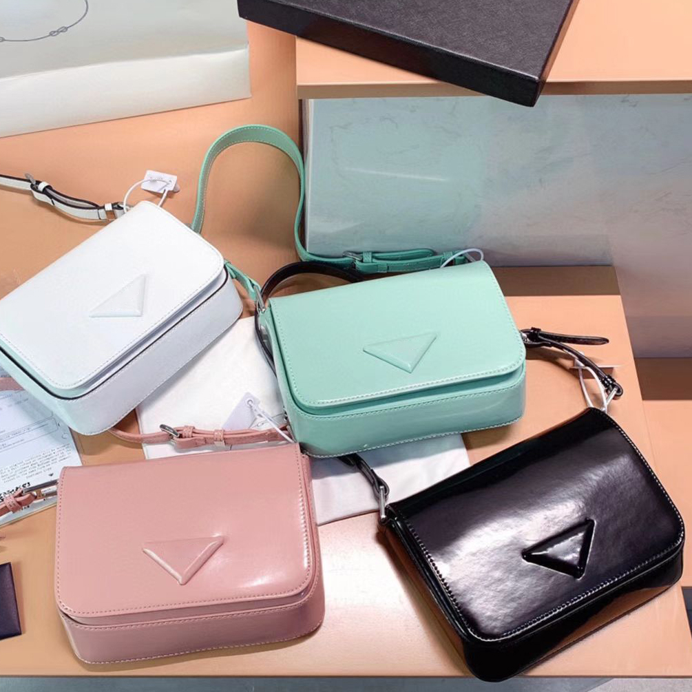 Flap Underarm Bag Leather relief triangle logo brushed shoulder bag women vintage hardware magnetic snap closure 5 colors optional size 20cm, I need see other product
Flap Underarm Bag Leather relief triangle logo brushed shoulder bag women vintage hardware magnetic snap closure 5 colors optional size 20cm, I need see other product