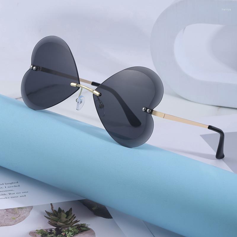 Sunglasses 2022 Heart Frame Women Design Rimless Sun Glasses Vintage Female Eyewear Male UV400
Sunglasses 2022 Heart Frame Women Design Rimless Sun Glasses Vintage Female Eyewear Male UV400