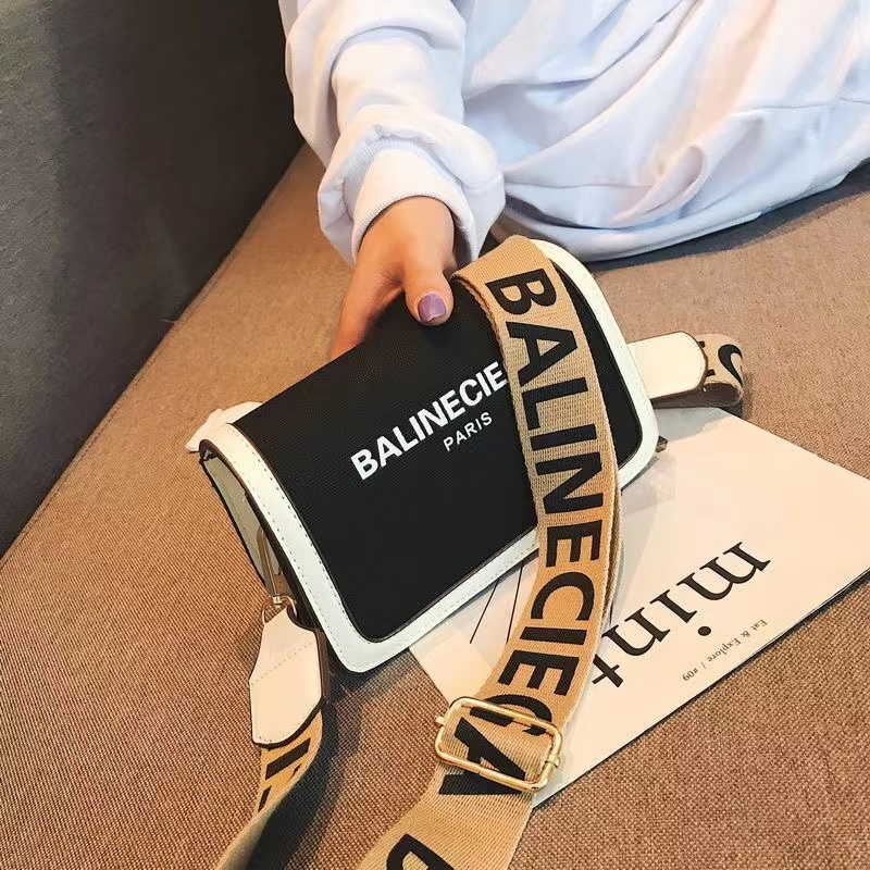 Purses designer woman BAGS Handbags New Fashion Casual Small Square Bags High Quality Unique Shoulder Messenger Bags, Silvery
Purses designer woman BAGS Handbags New Fashion Casual Small Square Bags High Quality Unique Shoulder Messenger Bags, Silvery