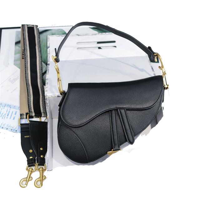 Designers bag Canvas Womens Shoulder handbags D Messenger Tote Fashion Saddle Handbags Classic Crossbody Clutch Flap totes Bags 25.5cm 781425035
Designers bag Canvas Womens Shoulder handbags D Messenger Tote Fashion Saddle Handbags Classic Crossbody Clutch Flap totes Bags 25.5cm 781425035