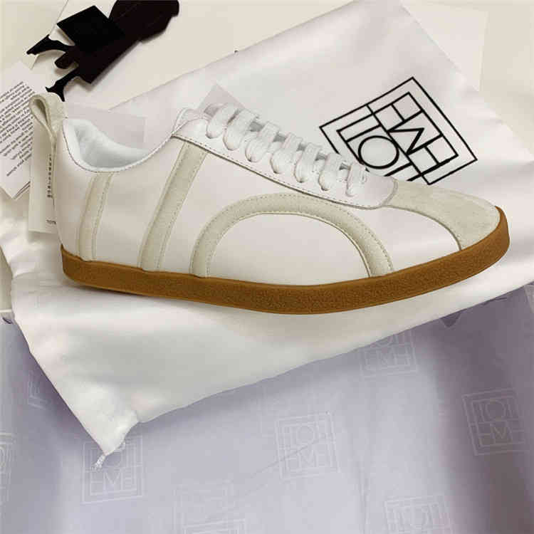 Dress Shoes Minority toteme German training white shoes sheepskin splicing flat bottom square head lace up sports and leisure board shoes
Dress Shoes Minority toteme German training white shoes sheepskin splicing flat bottom square head lace up sports and leisure board shoes