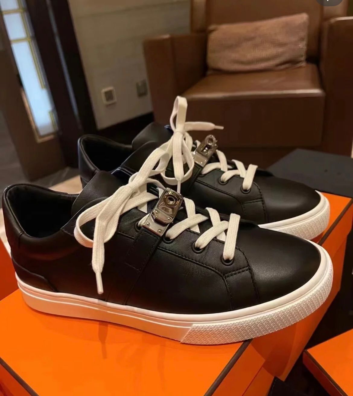 Top Quality Brands Men Day Sneaker Shoes White Black Calfskin Palladium-plated Buckle Sports Comfort Casual Walking Rubber Soles Footwear