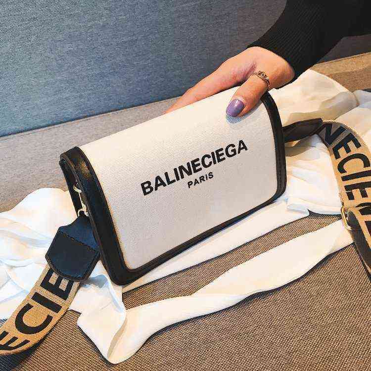 Summer Wallets Women Purse and Handbags 2023 New Fashion Casual Small Square Bags Unique Designer Shoulder Messenger Bags, Black
Summer Wallets Women Purse and Handbags 2023 New Fashion Casual Small Square Bags Unique Designer Shoulder Messenger Bags, Black