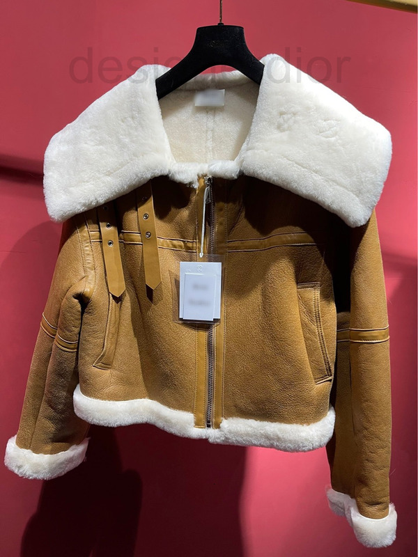 Women' Jackets designer CE family 2021 winter Haining new Merino wool fur integrated locomotive real coat female 3ADP, 2# packing bag
Women' Jackets designer CE family 2021 winter Haining new Merino wool fur integrated locomotive real coat female 3ADP, 2# packing bag