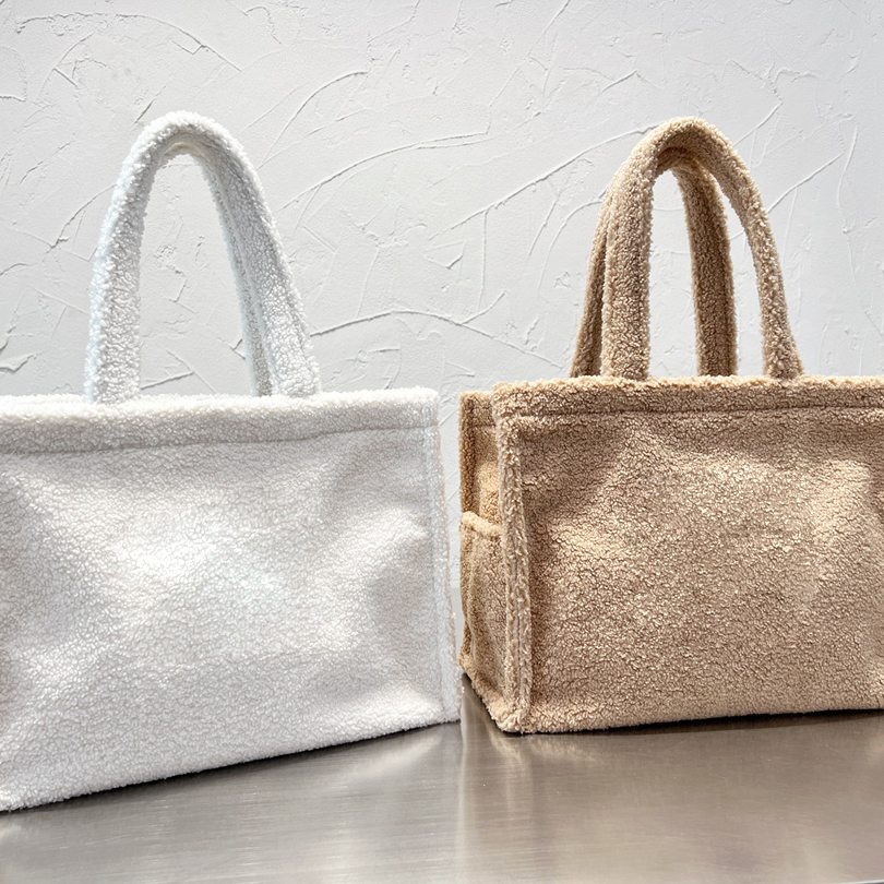 Autumn And Winter 2022 lambswool tote cacbs designer open large capacity handbag women luxury shoulder bag purse, I need see other product
Autumn And Winter 2022 lambswool tote cacbs designer open large capacity handbag women luxury shoulder bag purse, I need see other product