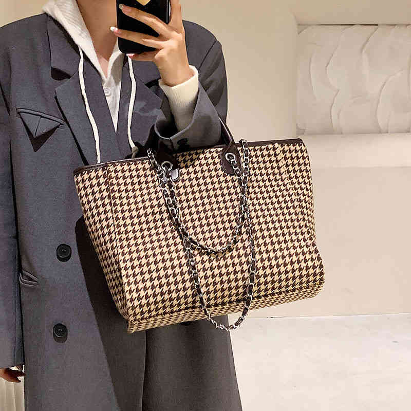 Bags Canvas leopard print portable bag autumn winter new chain single shoulder underarm lattice large capacity Tote Bag Purses, Big thousand bird
Bags Canvas leopard print portable bag autumn winter new chain single shoulder underarm lattice large capacity Tote Bag Purses, Big thousand bird