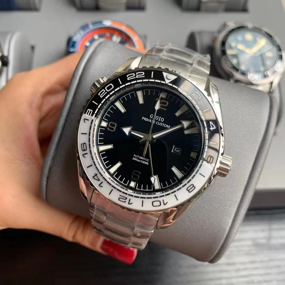 42mm High Quality Mens Automatic Mechanical Watch Ceramic Independent GMT Black Silver Stainless Steel Luminous Hand105104804802560230546
42mm High Quality Mens Automatic Mechanical Watch Ceramic Independent GMT Black Silver Stainless Steel Luminous Hand105104804802560230546