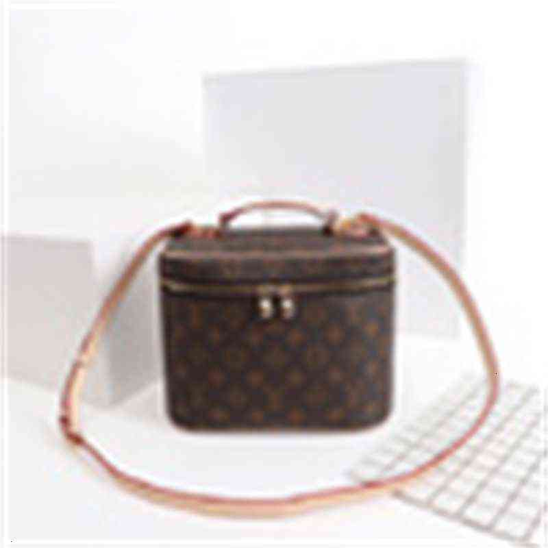 Cosmetic Bags & Cases Luxury design M42265 BROWN LETTER Cosmetic Bags Cases Hot Sold clutch bag real leather handbag Evening Pouches Long Wa, Picture show
Cosmetic Bags & Cases Luxury design M42265 BROWN LETTER Cosmetic Bags Cases Hot Sold clutch bag real leather handbag Evening Pouches Long Wa, Picture show