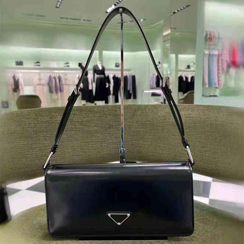 Bags family armpit bag 2022 spring new women's Single Shoulder Messenger small square leather high-end famous hand Purses, Black original (21 x 5 x 12) cm
Bags family armpit bag 2022 spring new women's Single Shoulder Messenger small square leather high-end famous hand Purses, Black original (21 x 5 x 12) cm