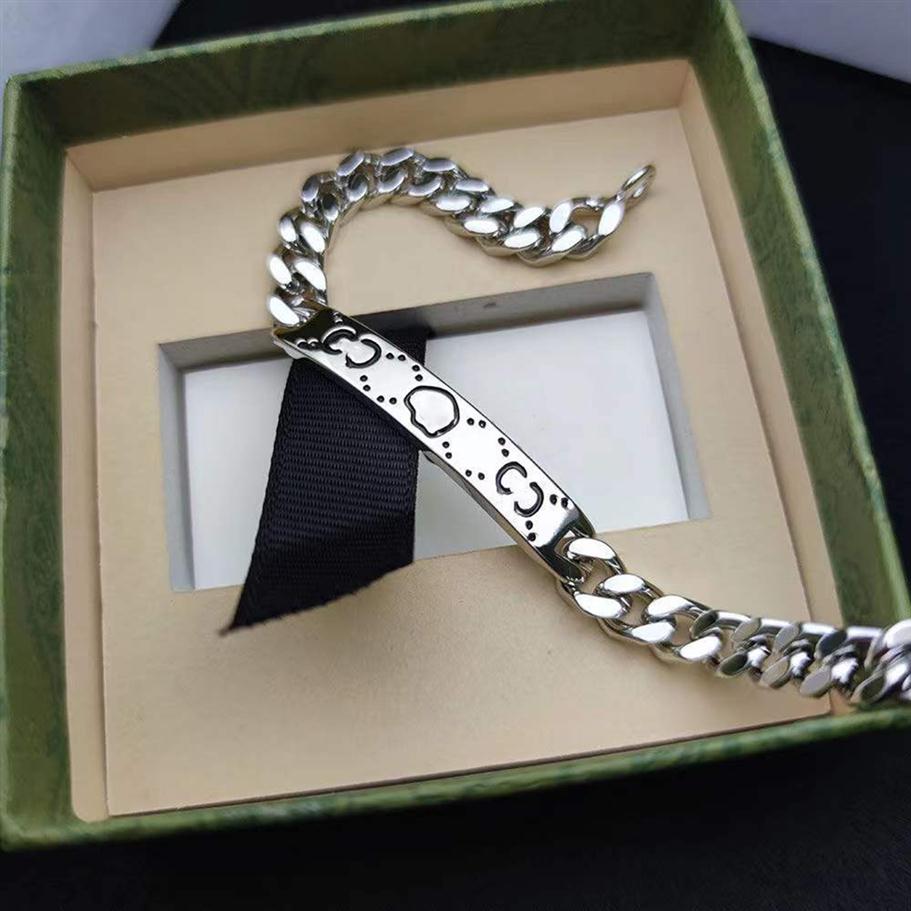 Luxurys Desingers Charm Bracelet Niche Men and Women with Same Genie Monmster Skull Love Fearless Sterling Silver Couple Simple Hand Je2660
Luxurys Desingers Charm Bracelet Niche Men and Women with Same Genie Monmster Skull Love Fearless Sterling Silver Couple Simple Hand Je2660