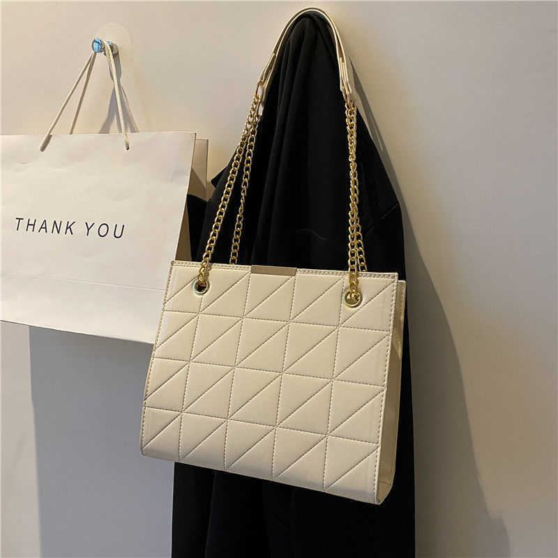 Senior sense large capacity designer bags lady 2022 new fashion diamond chain single shoulder Western gas oblique cross tote bag, Brown
Senior sense large capacity designer bags lady 2022 new fashion diamond chain single shoulder Western gas oblique cross tote bag, Brown