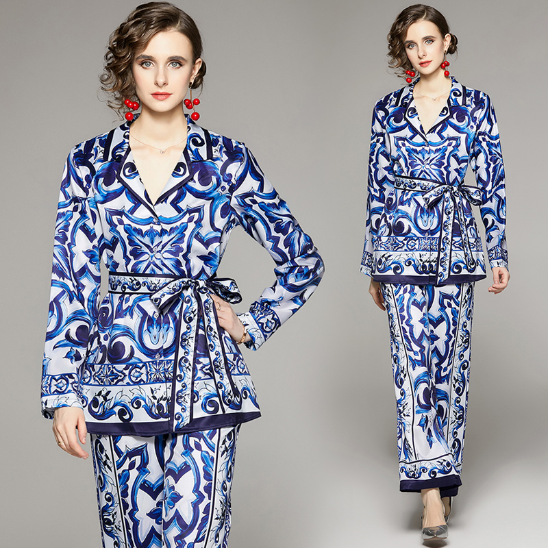 Luxury Designer Pant Set Two Piece Sets 2022 Women Long Sleeve Blazer Neck Top and Wide Leg Trousers Home Wear Suit Spring Autumn Casual Baroque Print Qajamas Suits, Customize
Luxury Designer Pant Set Two Piece Sets 2022 Women Long Sleeve Blazer Neck Top and Wide Leg Trousers Home Wear Suit Spring Autumn Casual Baroque Print Qajamas Suits, Customize