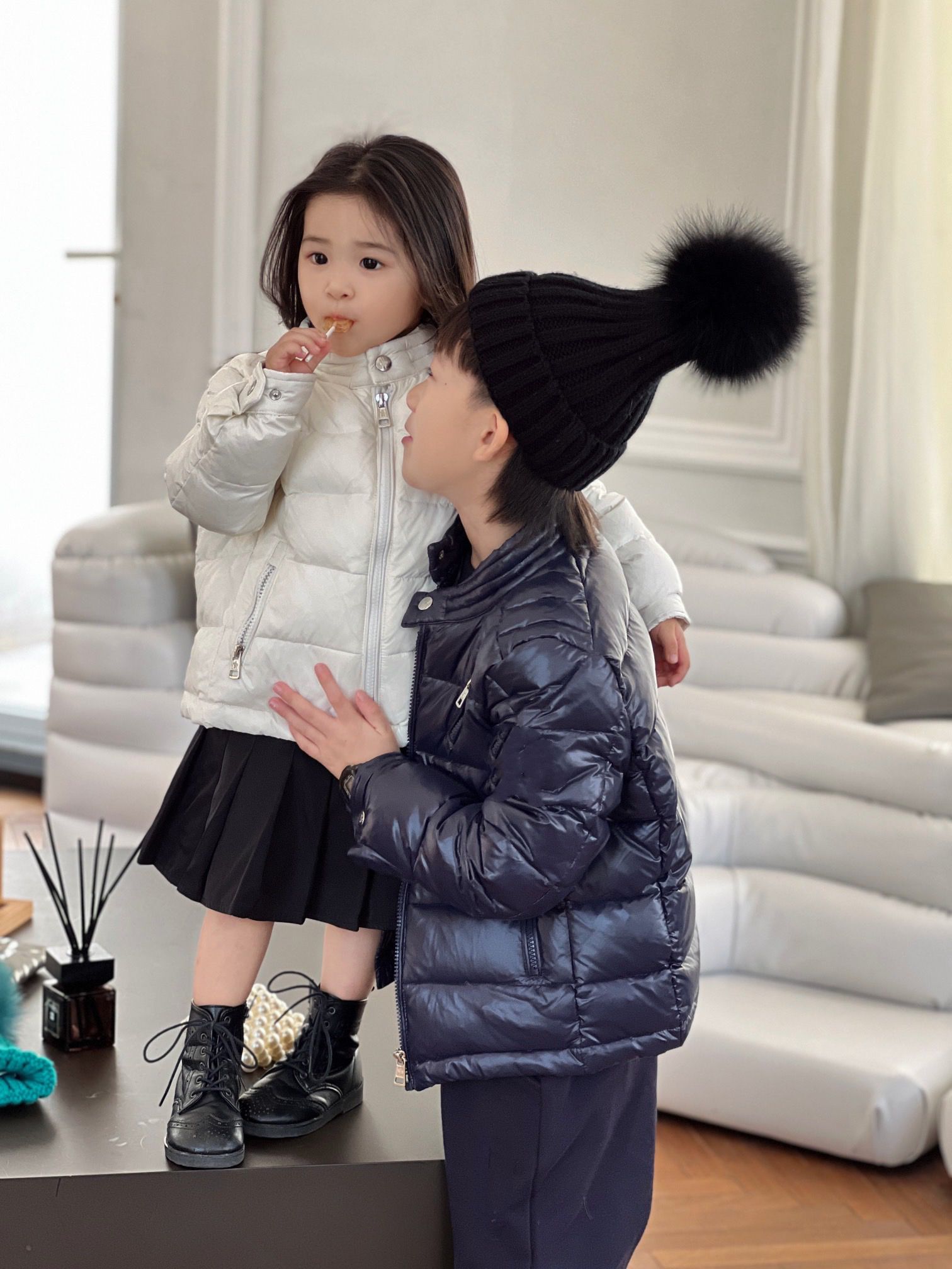 high quality Children Duck Down Boys down coat Thickened Kids jacket for Girl Winter Casual Candy Color Warm Hooded Clothes, Black
high quality Children Duck Down Boys down coat Thickened Kids jacket for Girl Winter Casual Candy Color Warm Hooded Clothes, Black