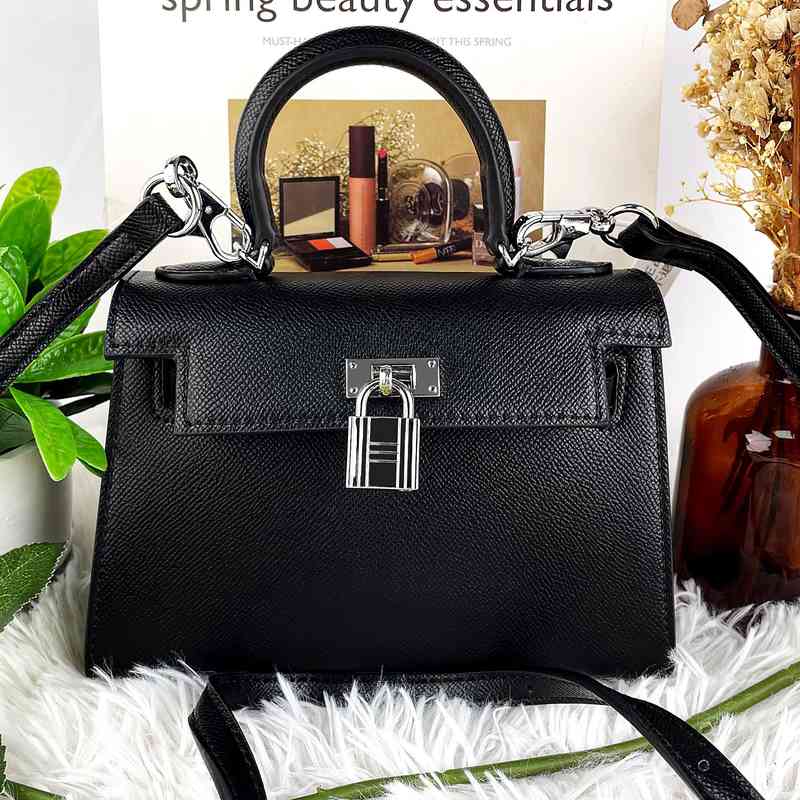 Bags it versatile bag women's 2022 new casual handbag single shoulder Crossbody Bag Purses, Black
Bags it versatile bag women's 2022 new casual handbag single shoulder Crossbody Bag Purses, Black