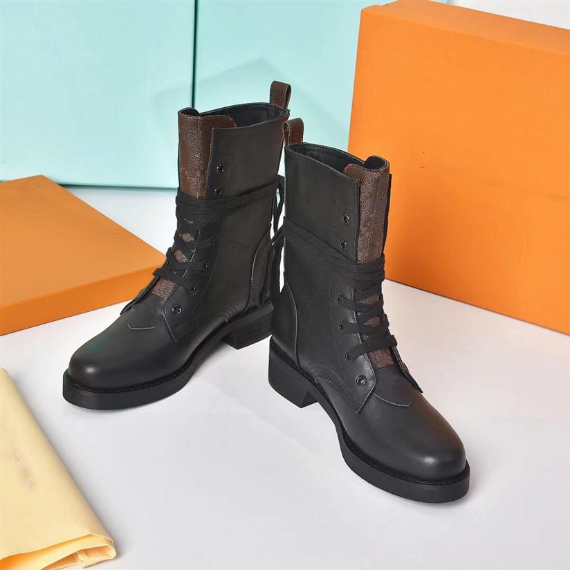 2021 metropolis ranger flat lace-up British style boots canvas stitching leather upper metal logo low-heeled knight size 35-41308E, 5#
2021 metropolis ranger flat lace-up British style boots canvas stitching leather upper metal logo low-heeled knight size 35-41308E, 5#