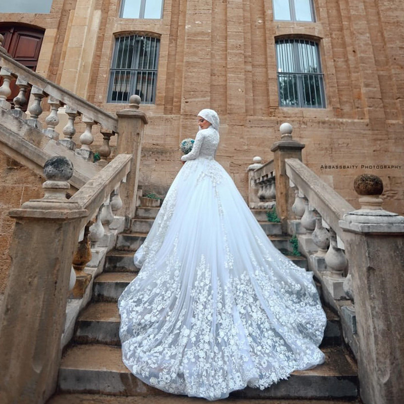 Classy Muslim Ball Gown Wedding Dresses With Long Sleeves High Neck Appliqued Bridal Dress Plus Size Overskirt Wedding Gowns