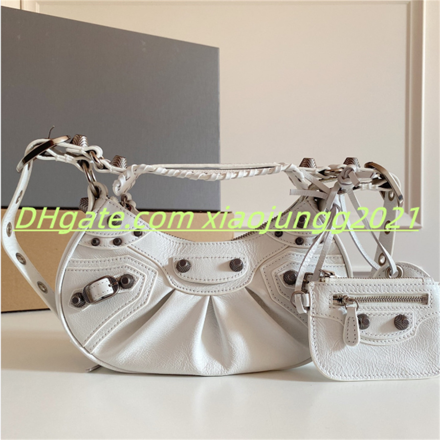 5A Top designer shoulder cross Mechanical bag wallet handbags half moon tramp buckle leather pure crocodile single shoulder bags Totes women's luxury Purses, Silver
5A Top designer shoulder cross Mechanical bag wallet handbags half moon tramp buckle leather pure crocodile single shoulder bags Totes women's luxury Purses, Silver