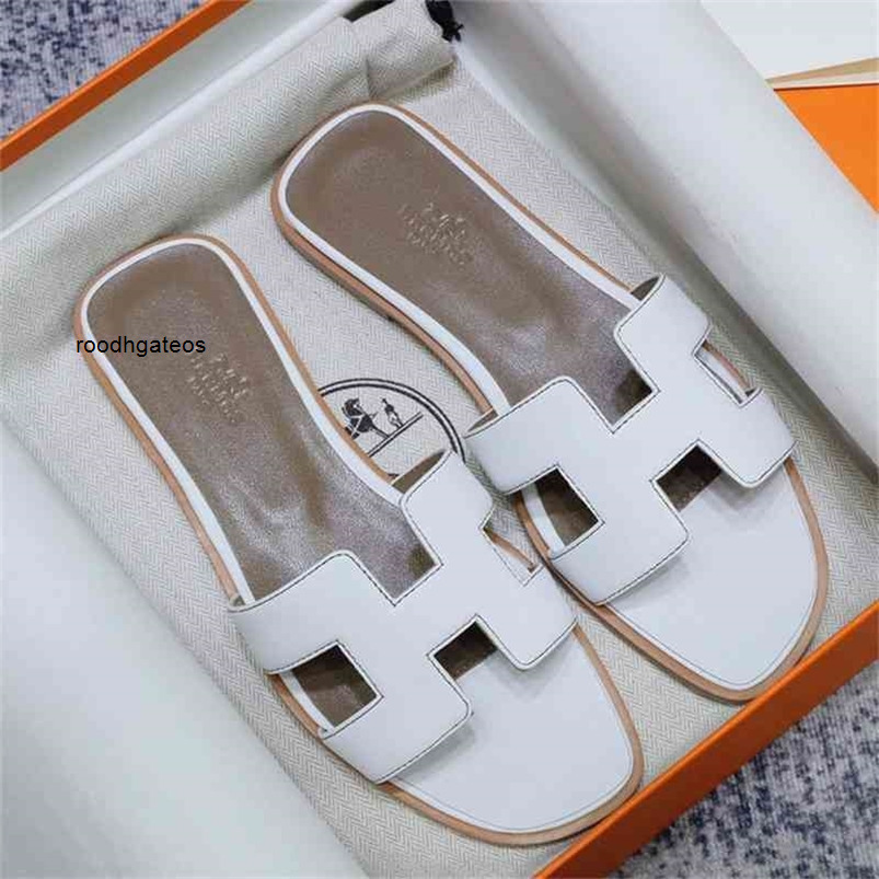 Slides Slippers Lovers Herme Sandals H Family Women's Summer 22 Spring New Versatile Color Matching Leather One-line Wear Flat Bottomed
Slides Slippers Lovers Herme Sandals H Family Women's Summer 22 Spring New Versatile Color Matching Leather One-line Wear Flat Bottomed