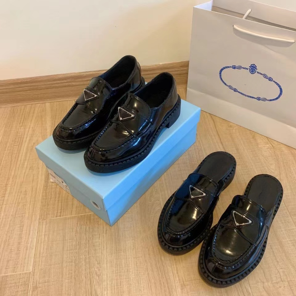 Brand women's casual shoes high-top leather triangle standard thick-soled loafers black shoes thick-soled sneakers
Brand women's casual shoes high-top leather triangle standard thick-soled loafers black shoes thick-soled sneakers