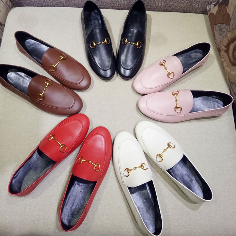 classic women Flat Dress shoes 100% Authentic cowhide Metal buckle Lady leather casual shoe Mules Princetown Men Printed Trample Lazy Slides Loafers Large size 34-46, No shoes
classic women Flat Dress shoes 100% Authentic cowhide Metal buckle Lady leather casual shoe Mules Princetown Men Printed Trample Lazy Slides Loafers Large size 34-46, No shoes