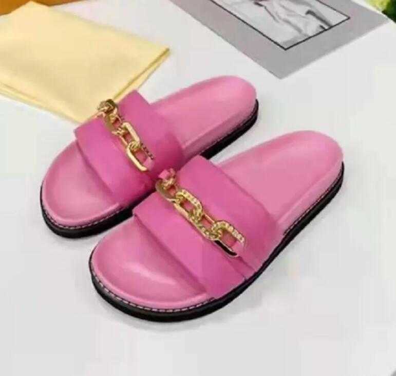 High Quality Leather Thick Soles Slipper Fad Metal Chain Solid Color Sandal Woman Open-Toe Slippers Wearproof Sandals Indoor Bathroom With original box
High Quality Leather Thick Soles Slipper Fad Metal Chain Solid Color Sandal Woman Open-Toe Slippers Wearproof Sandals Indoor Bathroom With original box