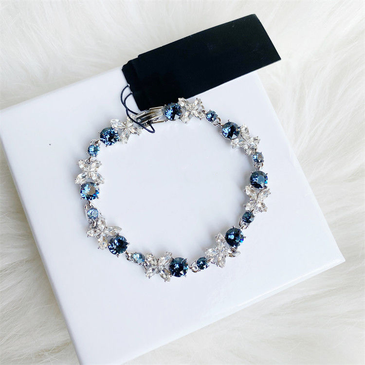 New Purple Blue Diamond Butterfly Love Flower Bracelet Women's Premium Style Swarovski Element Crystal Jewelry Gorgeous Exquisite Birthday Gift Summer Adaptation
New Purple Blue Diamond Butterfly Love Flower Bracelet Women's Premium Style Swarovski Element Crystal Jewelry Gorgeous Exquisite Birthday Gift Summer Adaptation